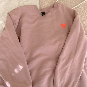 Super cozy dusty rose sweatshirt only worn a handful of times